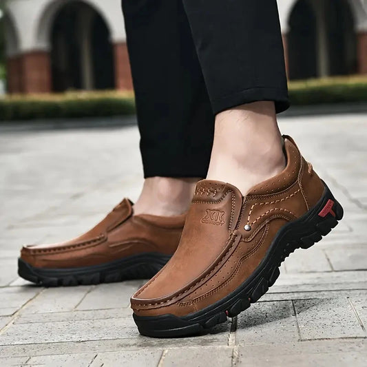 Handmade Leather Men Shoes Casual Outdoor Slip On Loafers Men Leather Shoes Flats Moccasins Walking Shoes Non-Slip